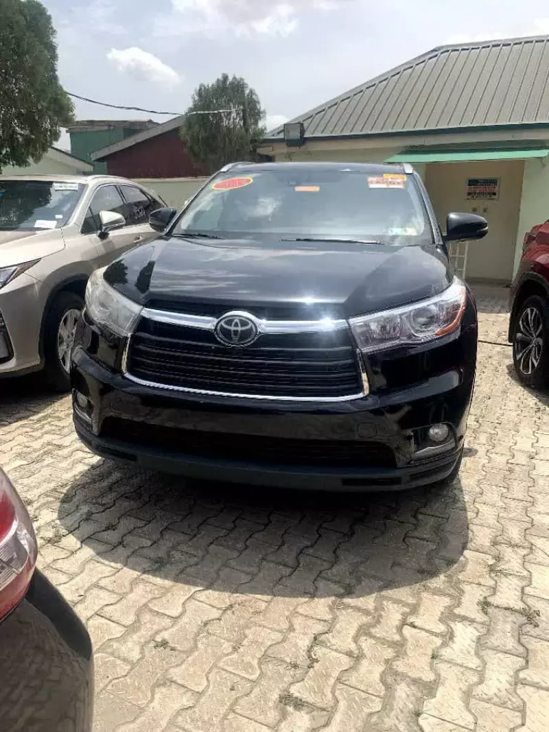 Toyota Highlander   - 2014