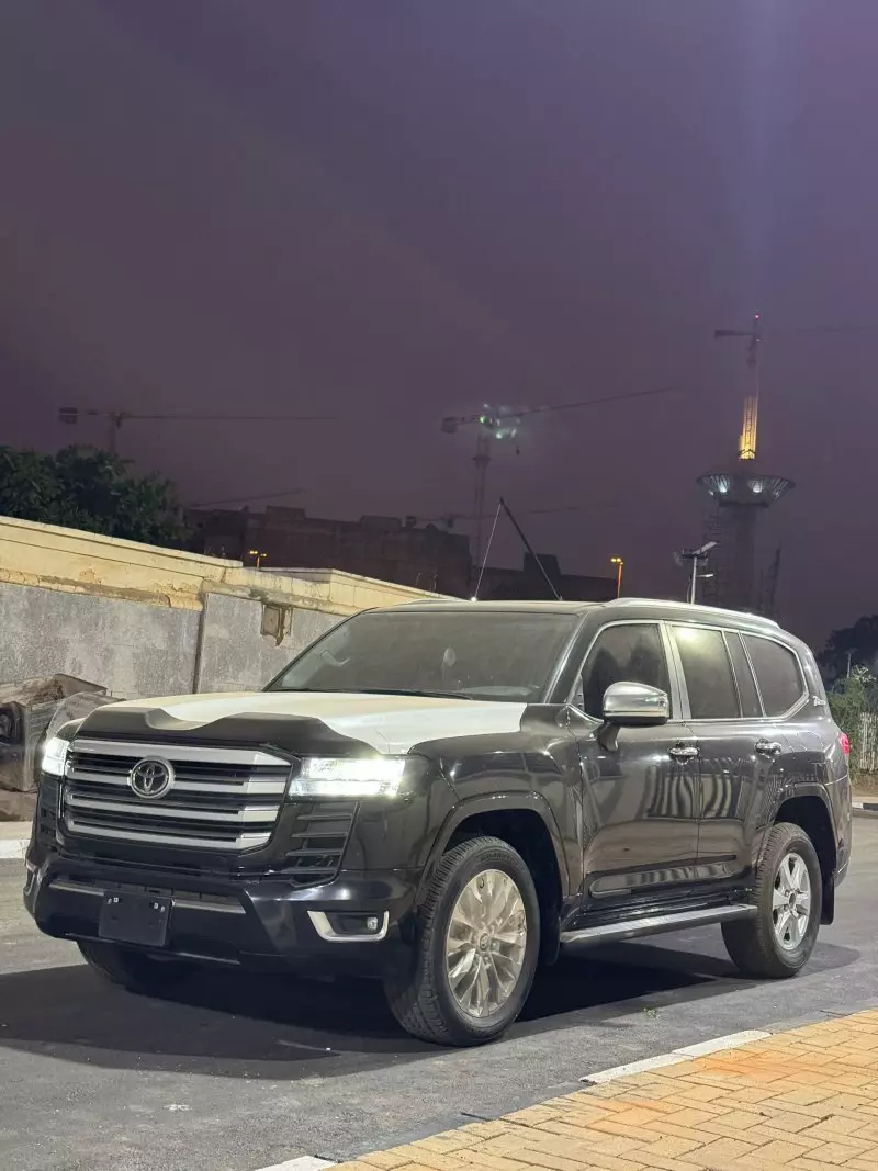Toyota Landcruiser 300 VXR   - 2023