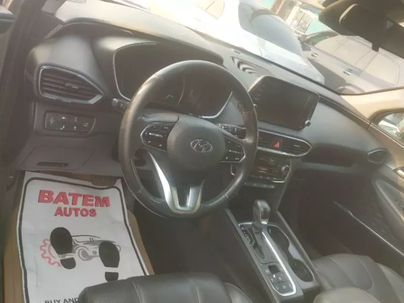 Hyundai Santa Fe   - 2019