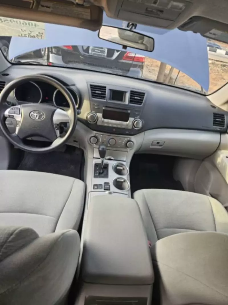 Toyota Highlander   - 2012
