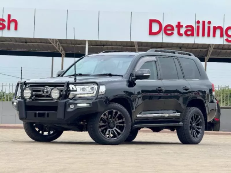 Toyota Landcruiser Sahara   - 2018