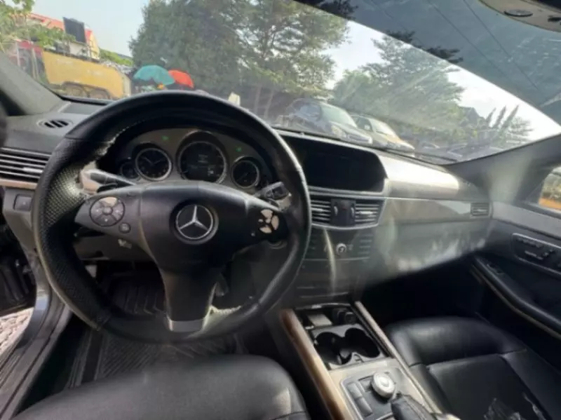 Mercedes-Benz E 350 - 2011