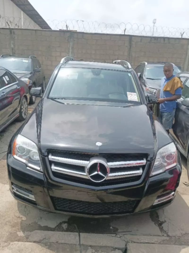 Mercedes-Benz GLK 350   - 2010
