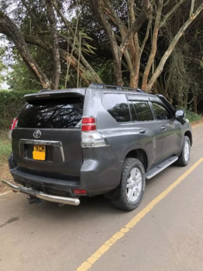 Toyota Land Cruiser Prado   - 2011