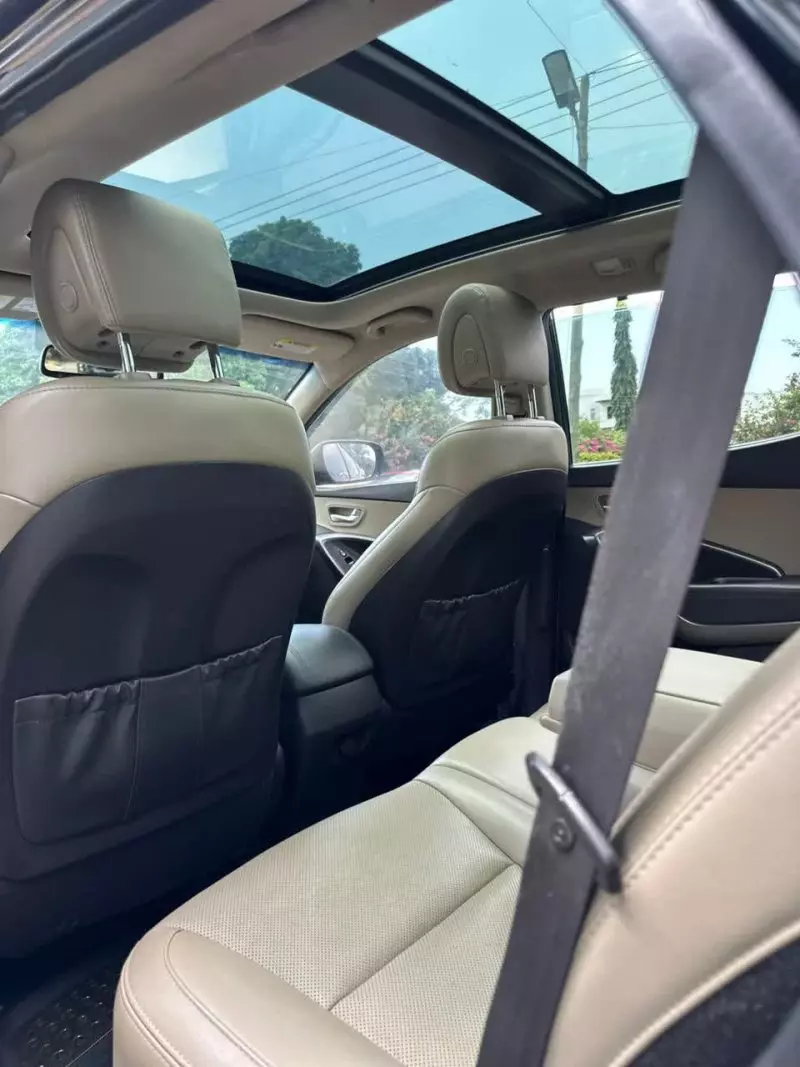 Hyundai Santa Fe   - 2017