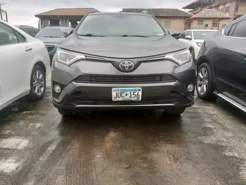Toyota RAV 4   - 2018