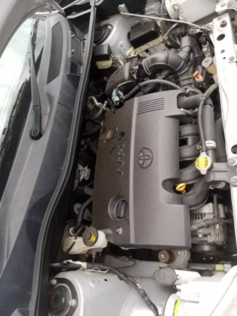 Toyota Sienta   - 2012