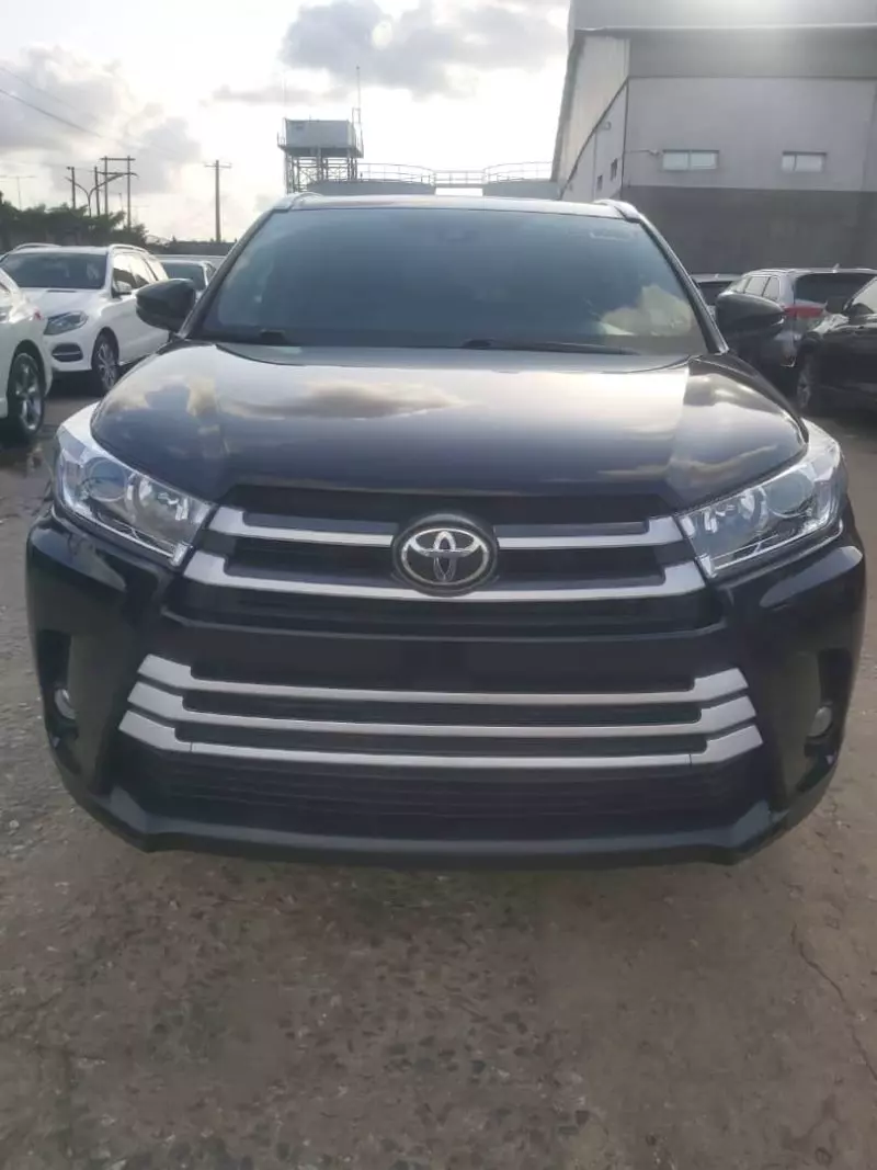 Toyota Highlander   - 2018