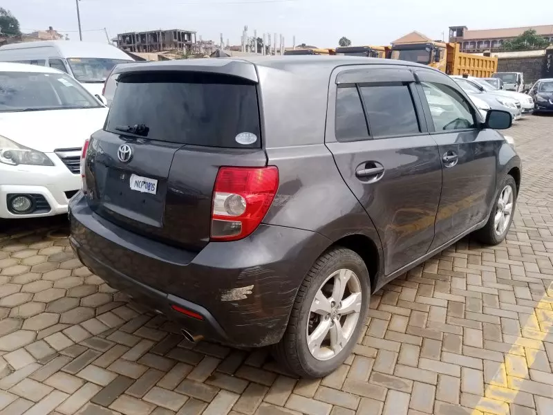 Toyota Ist    - 2012