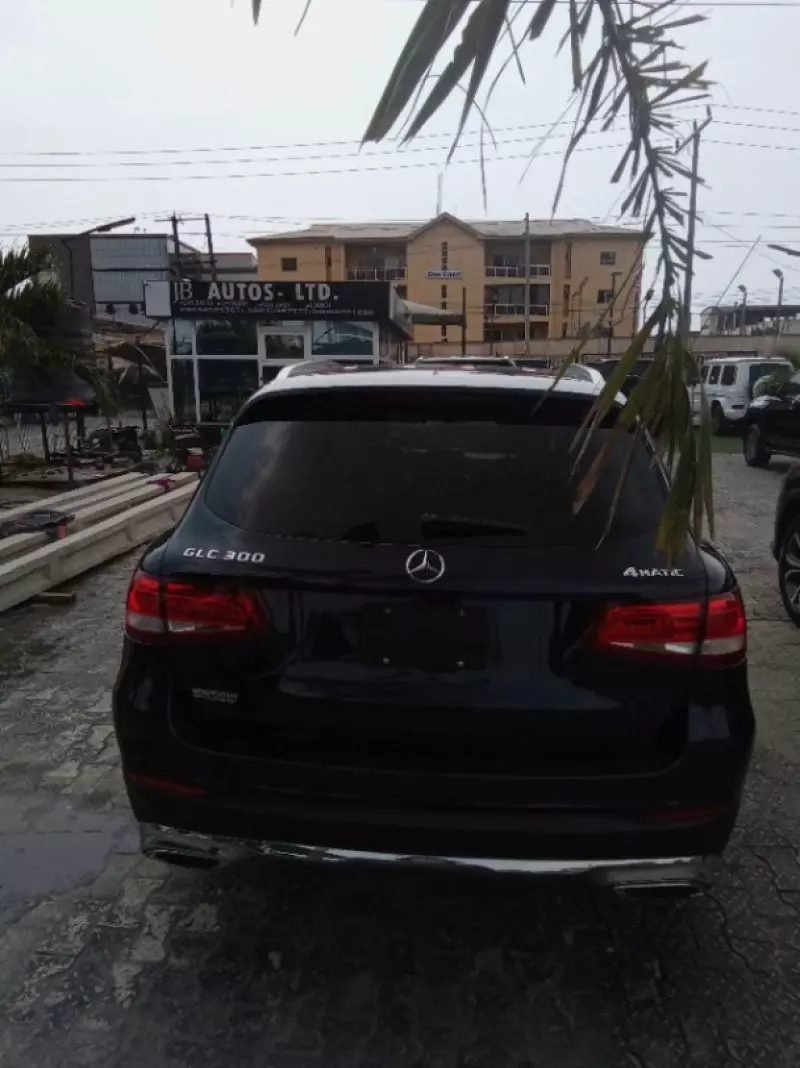 Mercedes-Benz GLC 300