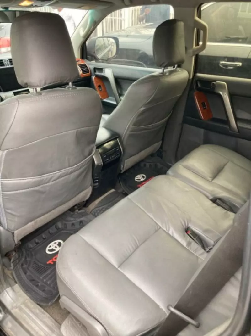 Toyota Landcruiser Prado   - 2012