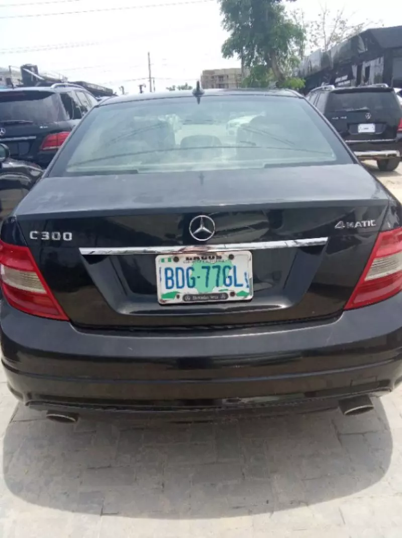 Mercedes-Benz C-Class - 2009