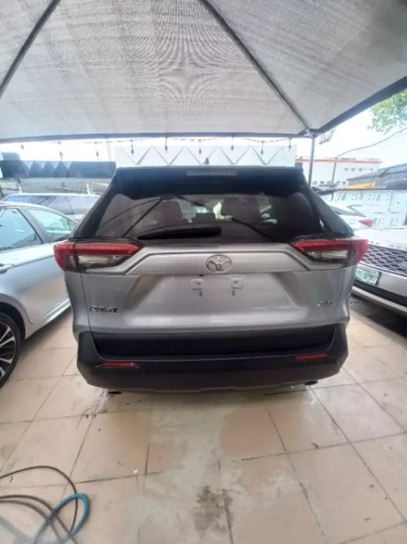 Toyota Rav4   - 2020