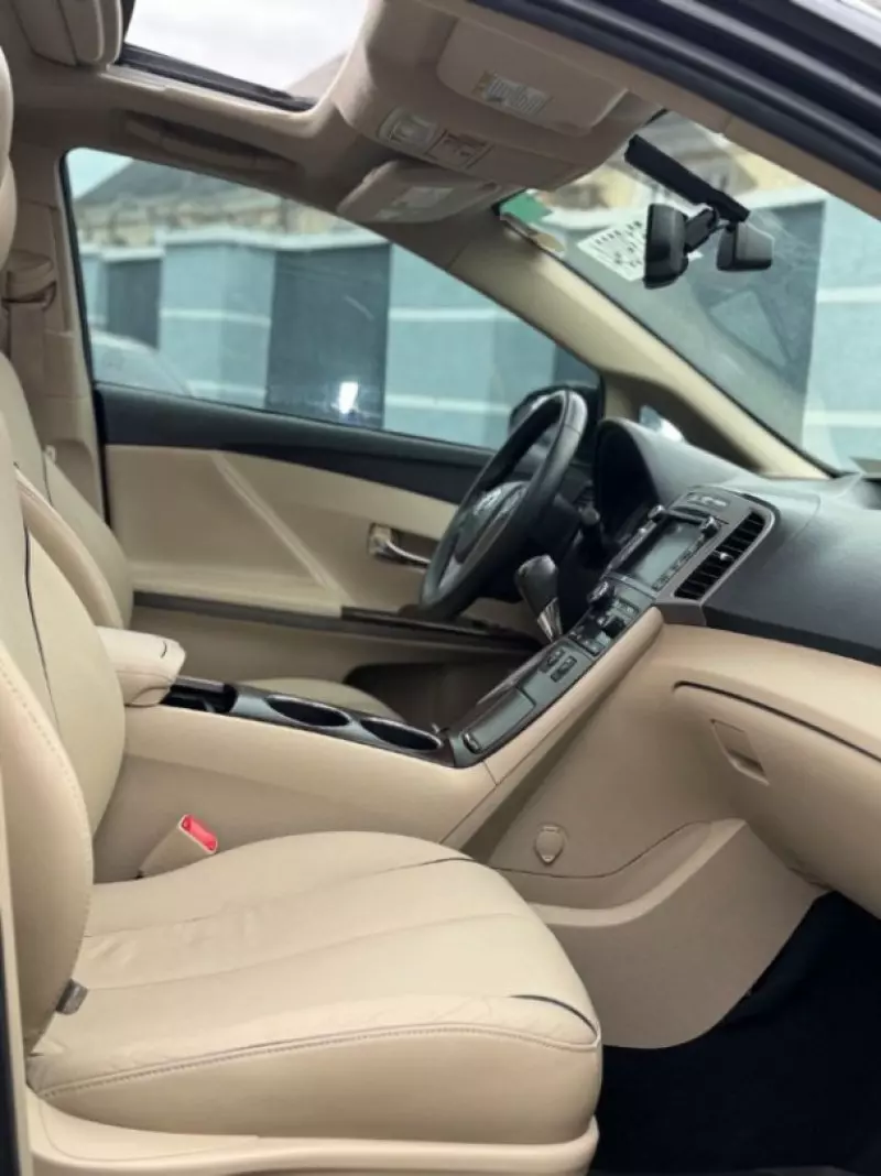 Toyota Venza   - 2013