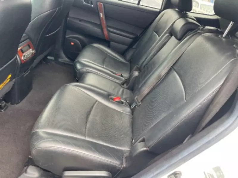 Toyota Highlander   - 2013