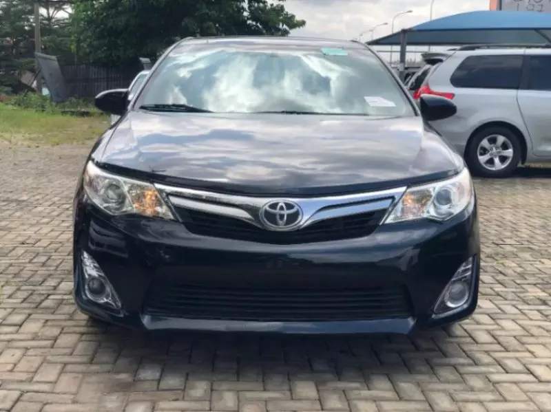 Toyota Camry   - 2014