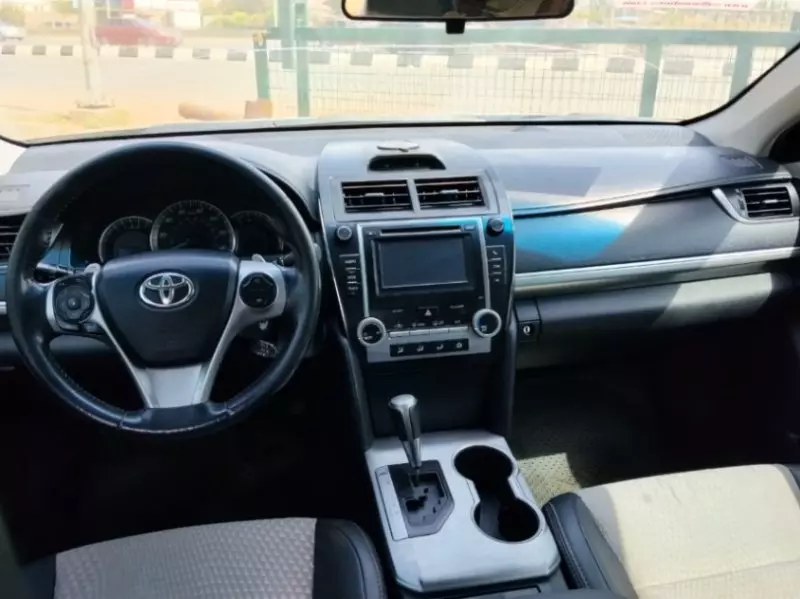 Toyota Camry   - 2012