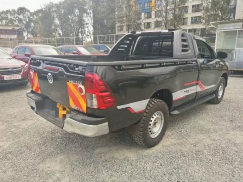 Toyota Hilux   - 2018