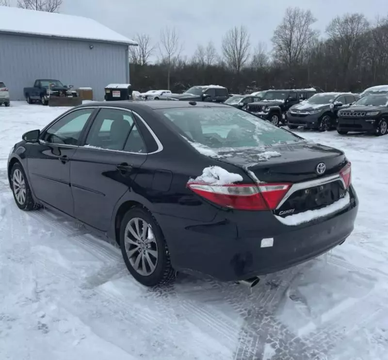 Toyota Camry - 2015
