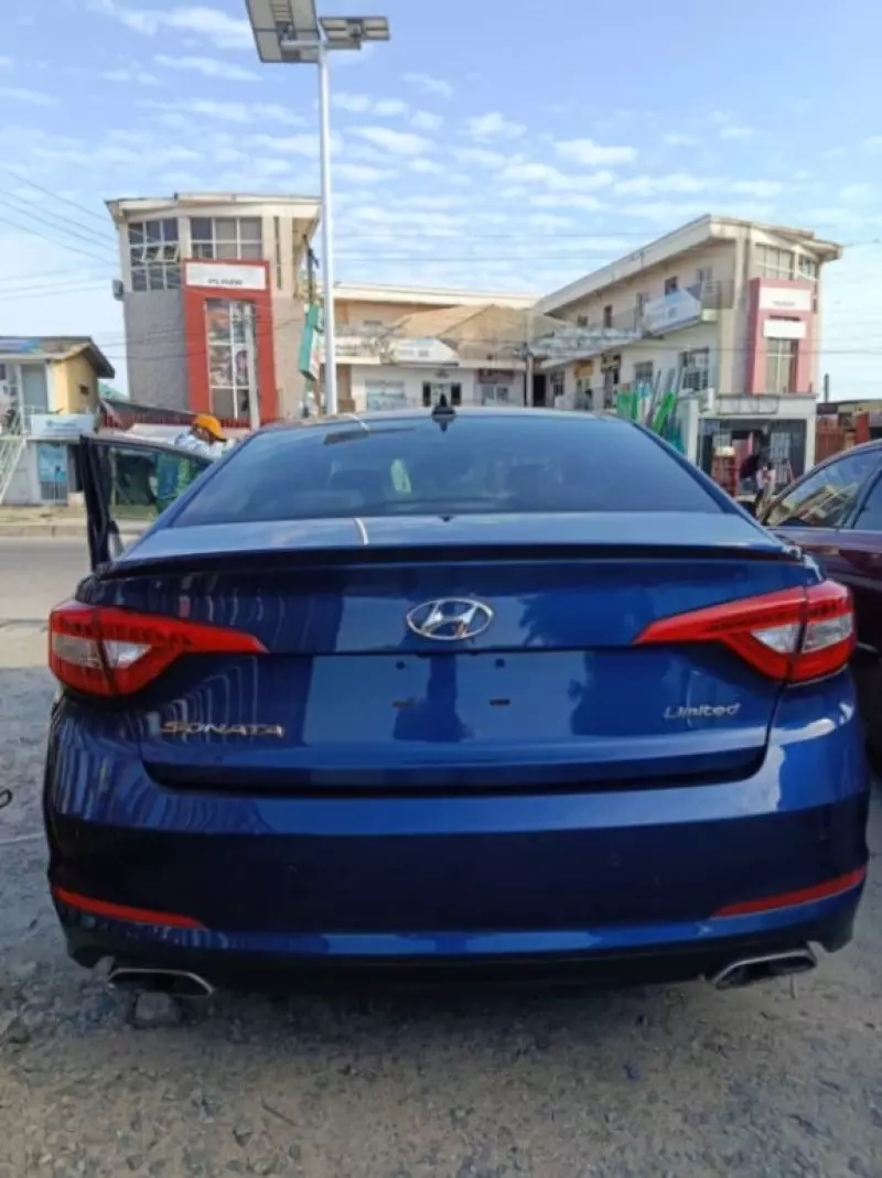 Hyundai Sonata   - 2015