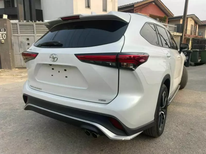 Toyota Highlander   - 2022