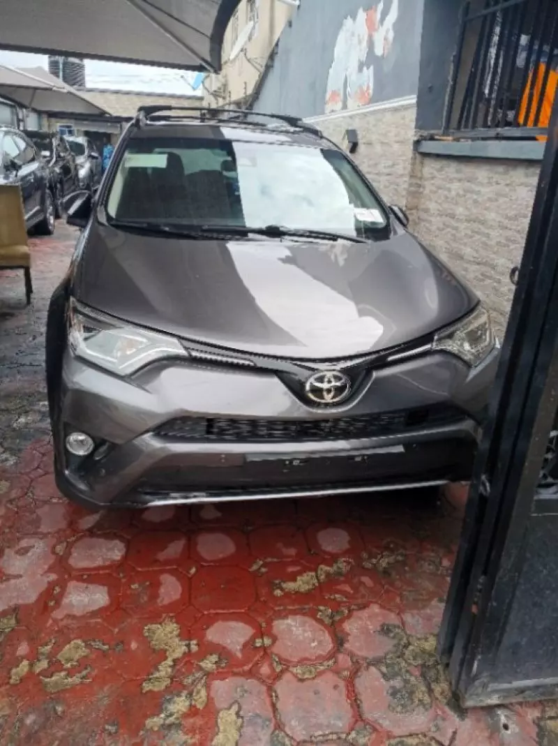 Toyota Rav4   - 2016