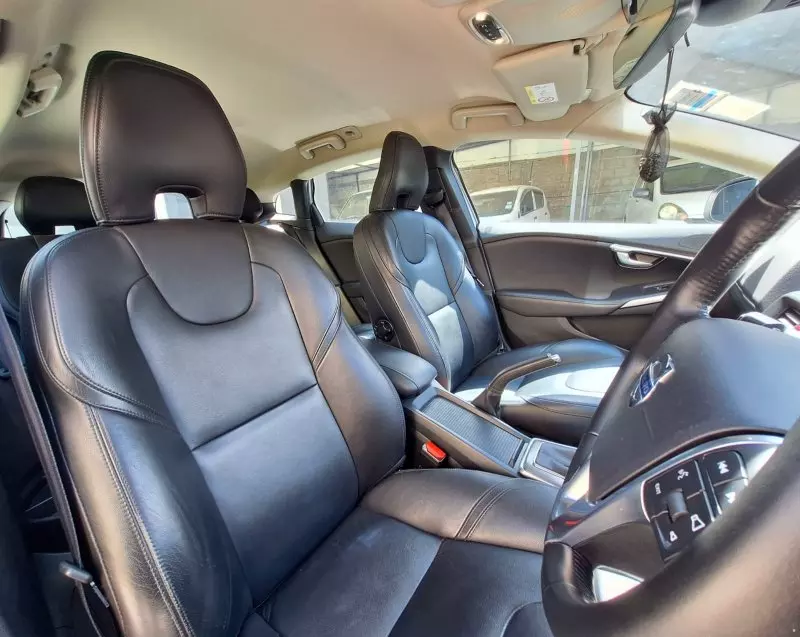 Volvo V40   - 2015