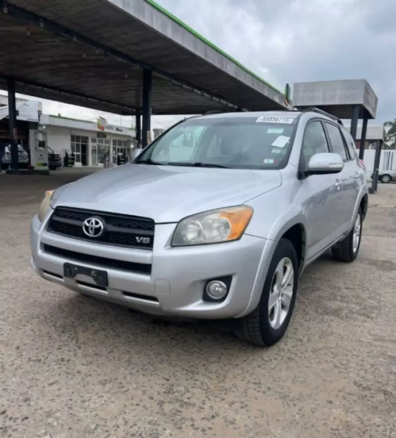Toyota RAV 4   - 2010