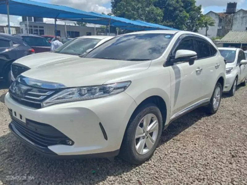 Toyota Harrier   - 2018