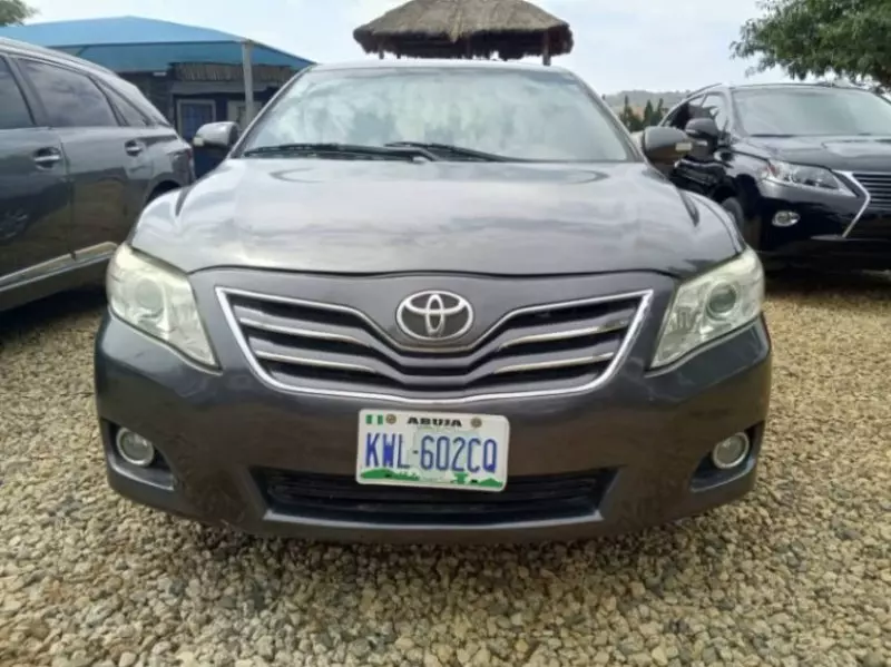Toyota Camry   - 2009