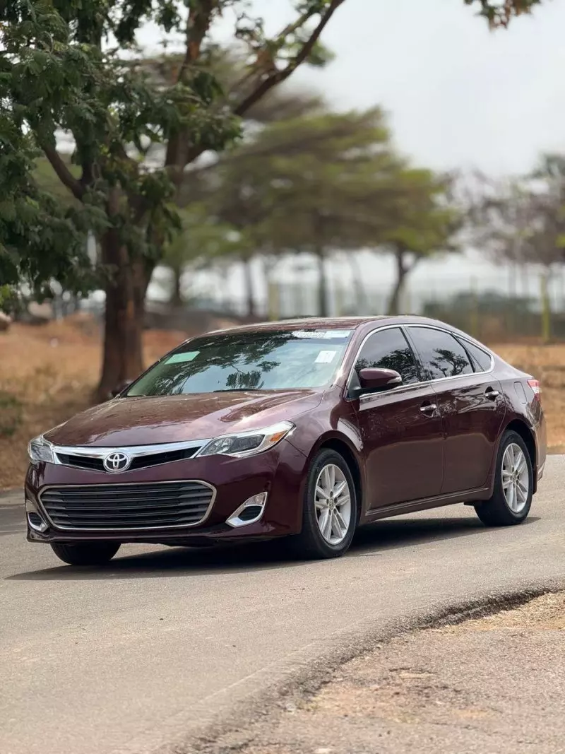 Toyota Avalon   - 2015