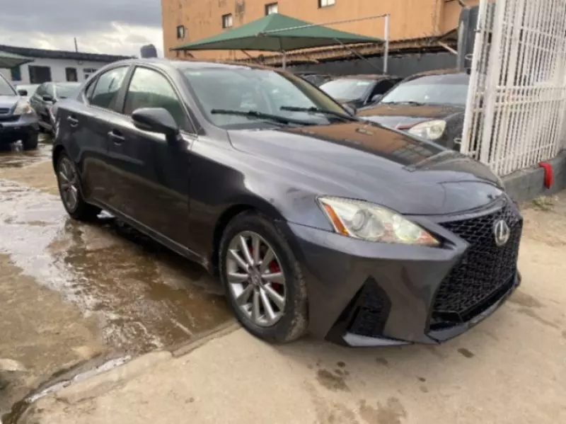 Lexus IS 250   - 2010