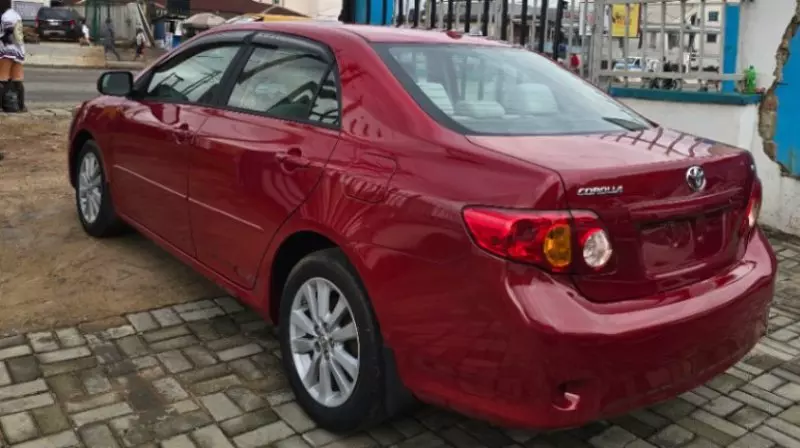 Toyota corolla   - 2009