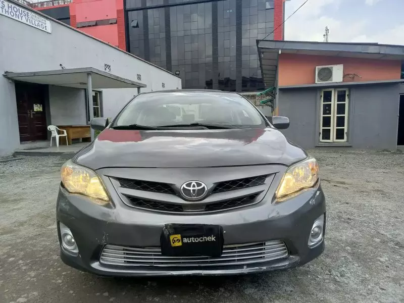 Toyota Corolla   - 2012