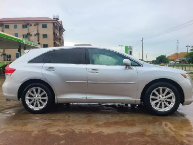 Toyota Venza   - 2011