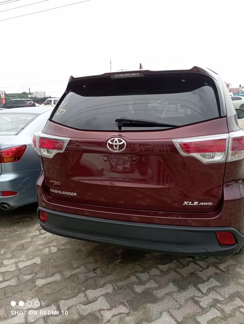 Toyota Highlander   - 2014