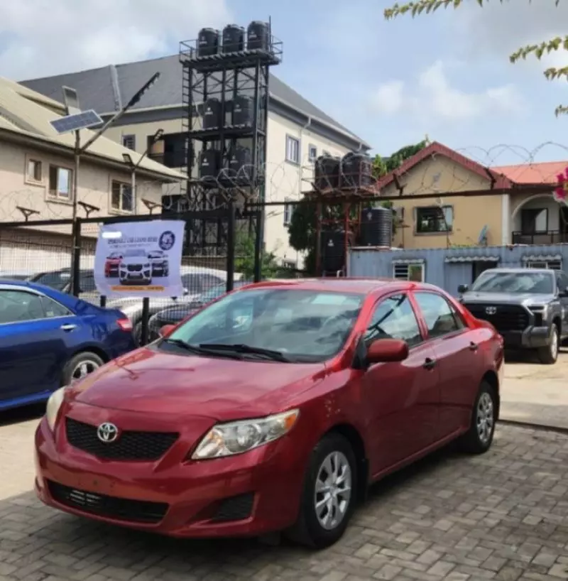 Toyota Corolla   - 2010