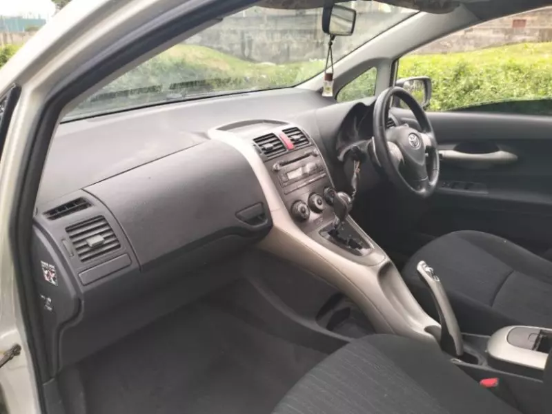 Toyota Auris   - 2010
