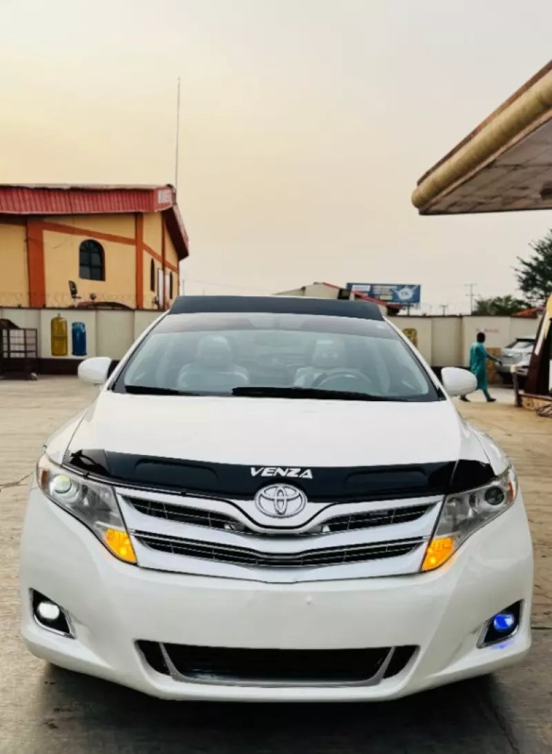 Toyota Venza   - 2010