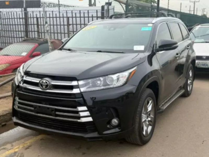 Toyota Highlander   - 2017