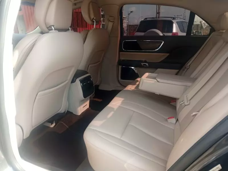 Lincoln Continental   - 2017