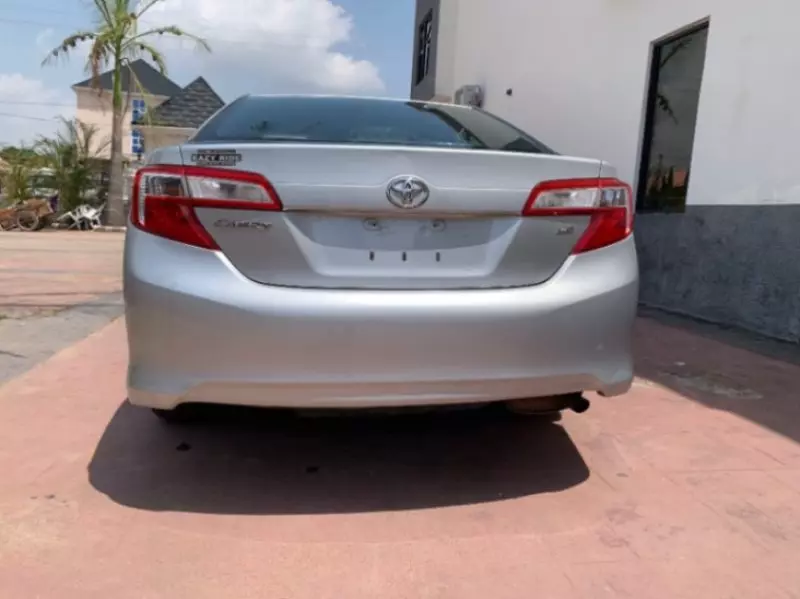 Toyota Camry   - 2012