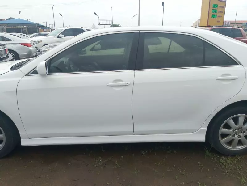 Toyota Camry   - 2009