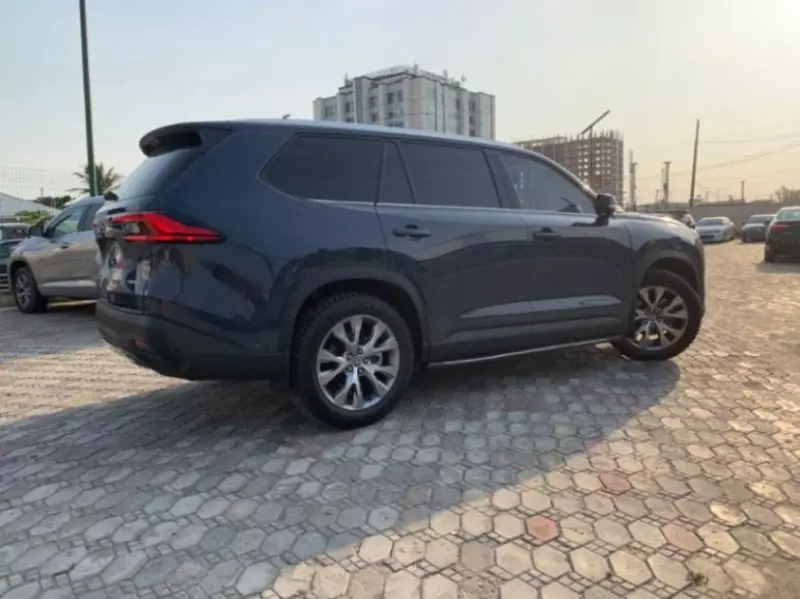 Toyota Grand Highlander   - 2024