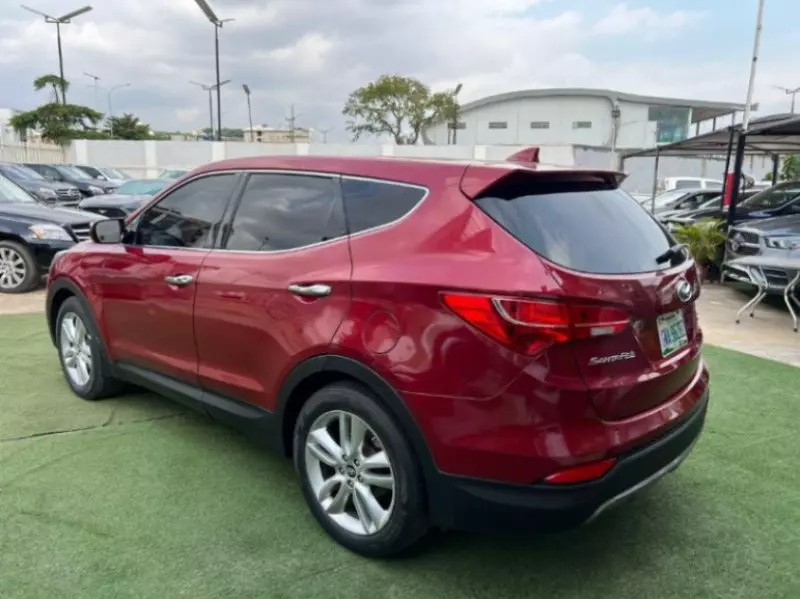 Hyundai Santa Fe   - 2013