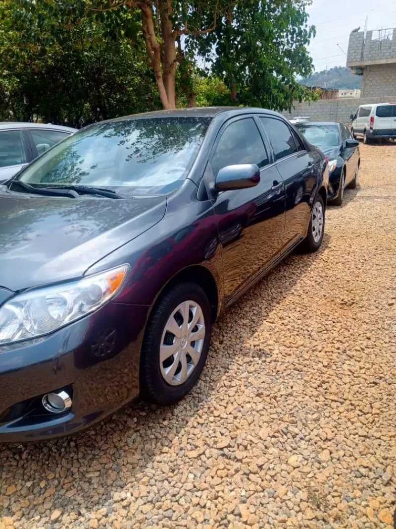 Toyota Corolla   - 2010