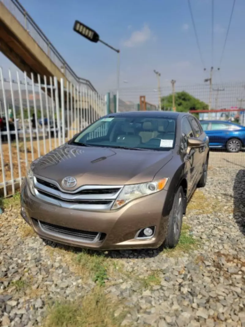Toyota Venza   - 2013