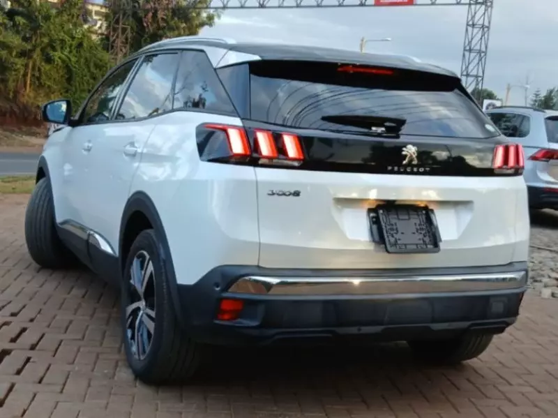 Peugeot 3008   - 2018