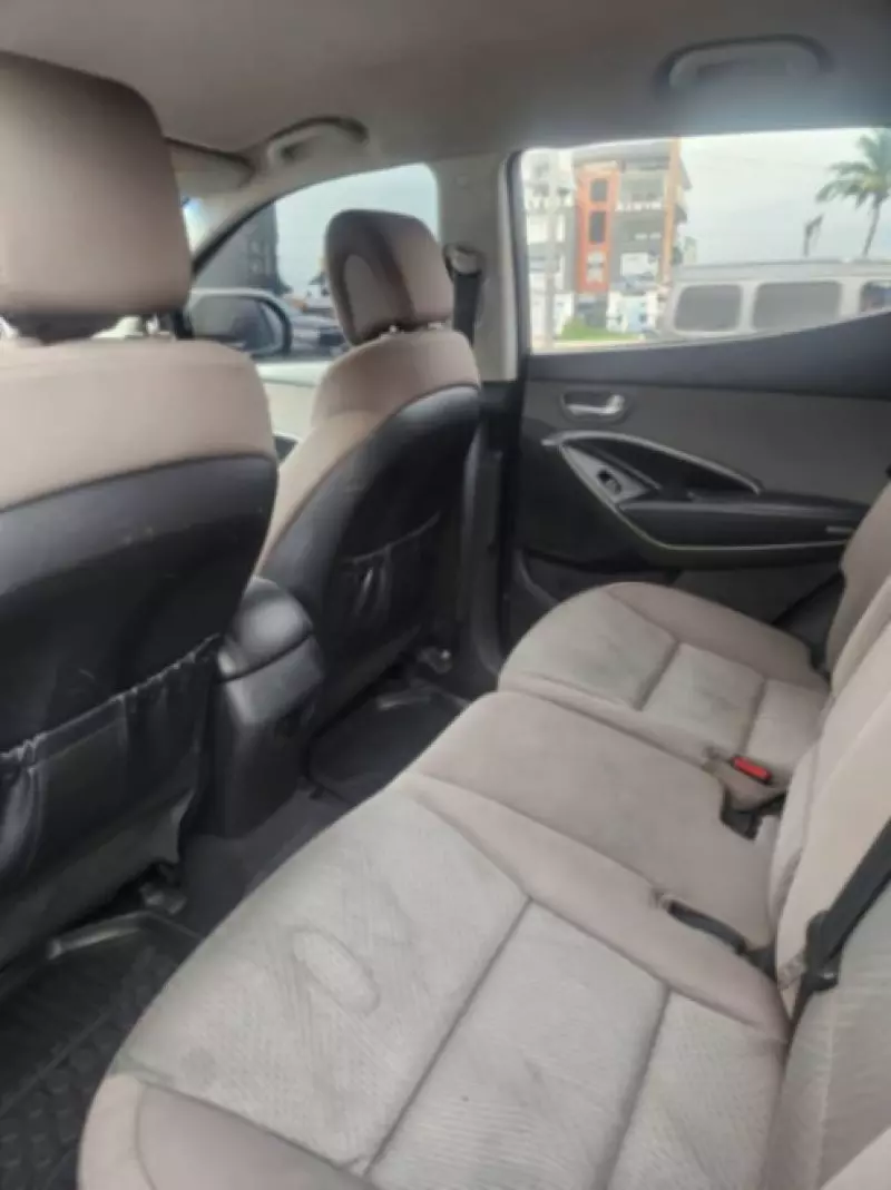 Hyundai Santa Fe   - 2015