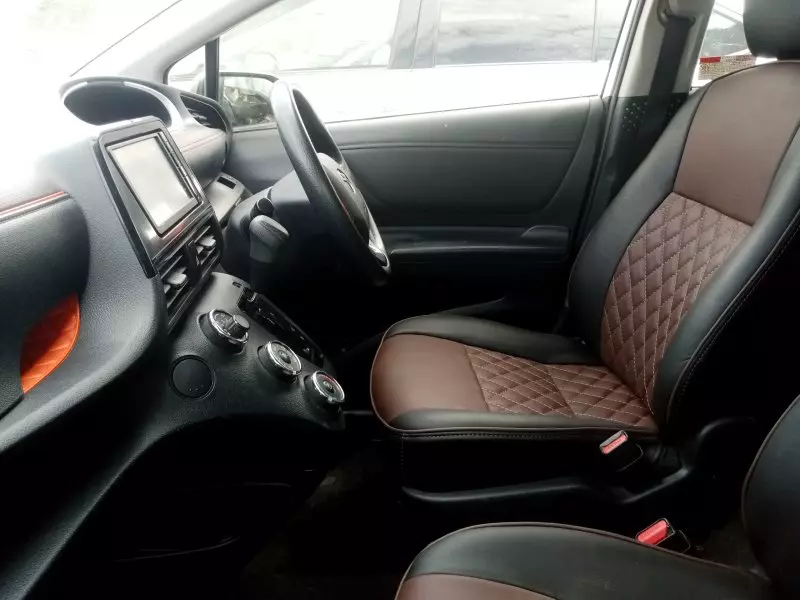 Toyota Sienta   - 2016